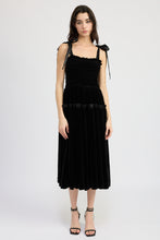 Load image into Gallery viewer, McKenna Midi Dress